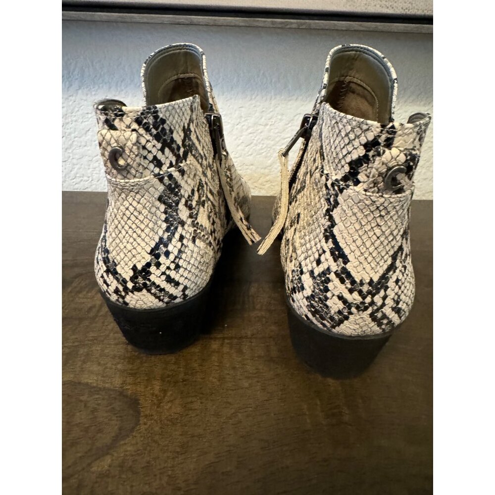 CIRCUS by SAM EDELMAN Black and Cream Snakeskin Pipper Ankle Boots - Size 8.5 - Picture 2 of 5